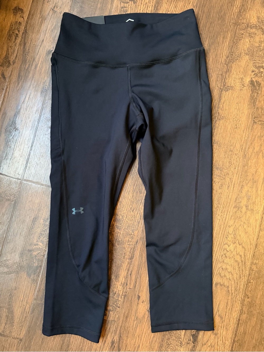 Under Armour Black Cropped Performance Capris